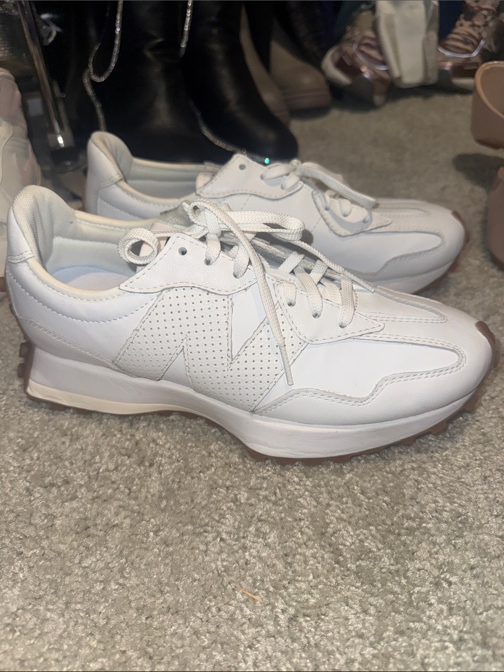 New- New Balance Women’s White Leather Runner Sneakers